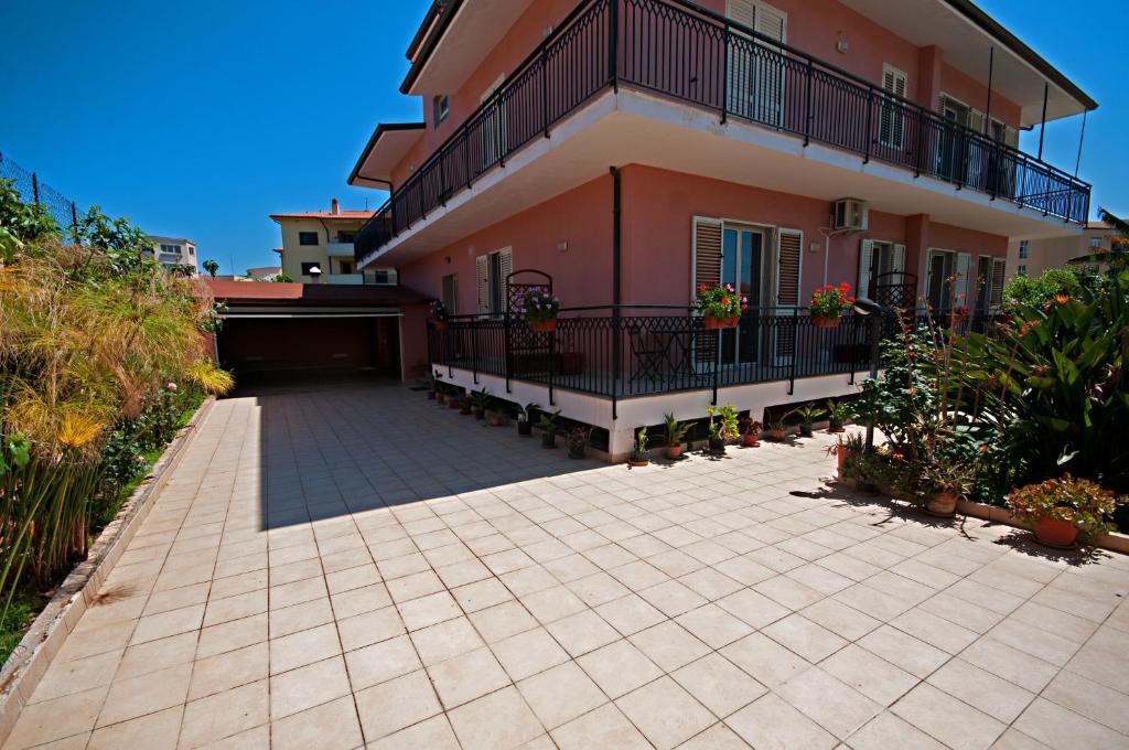 Kosmos Bed & Breakfast Сиракуза Екстериор снимка
