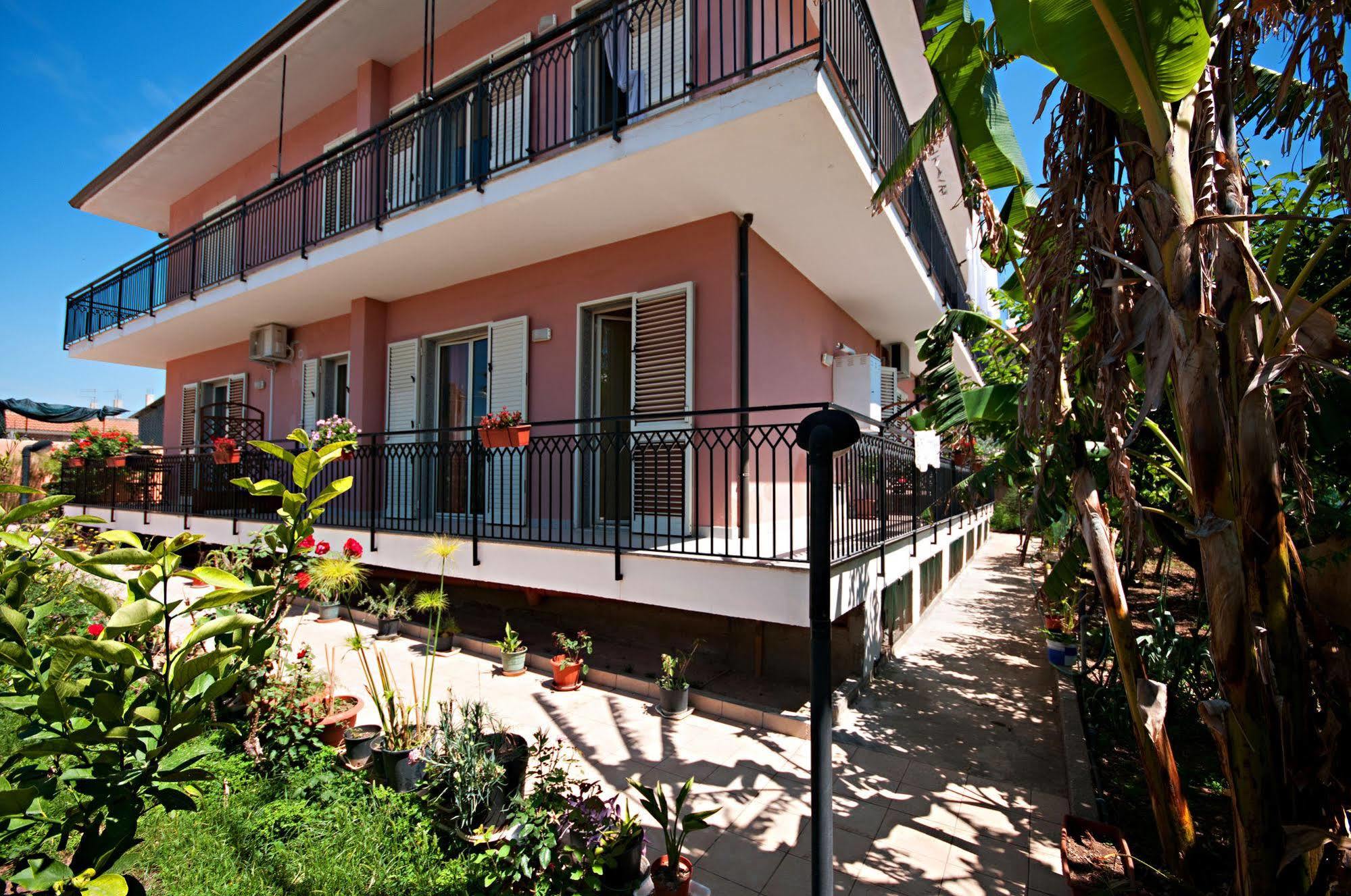 Kosmos Bed & Breakfast Сиракуза Екстериор снимка